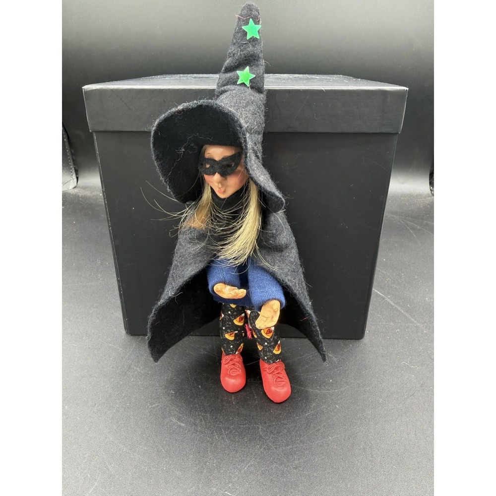 🧙 Byers Choice Kindles Ornament – Spell Witch – Posable Figurine